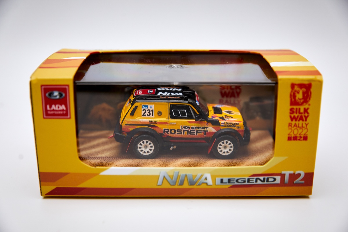 Модель масштабная Niva Silk Way 1:43 коллекционная