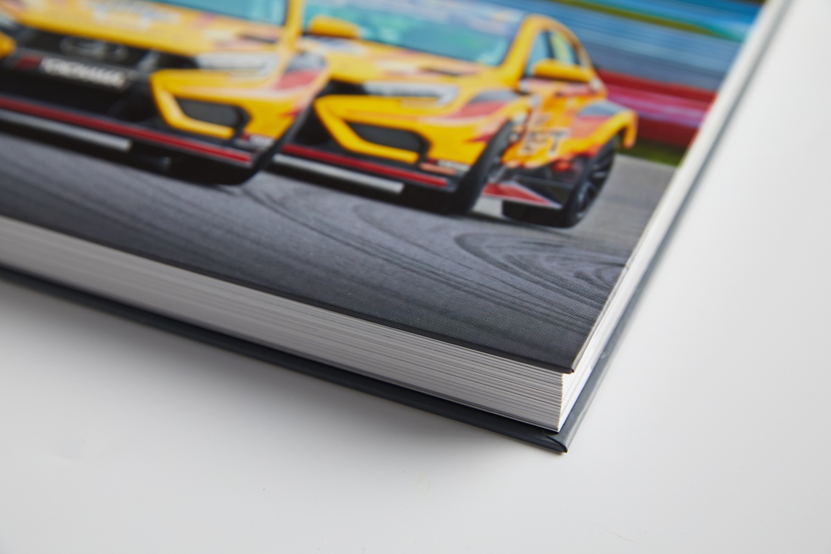 Книга LADA Sport: история скорости