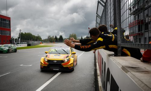 LADA Sport ROSNEFT: два победных дубля и досрочное чемпионство