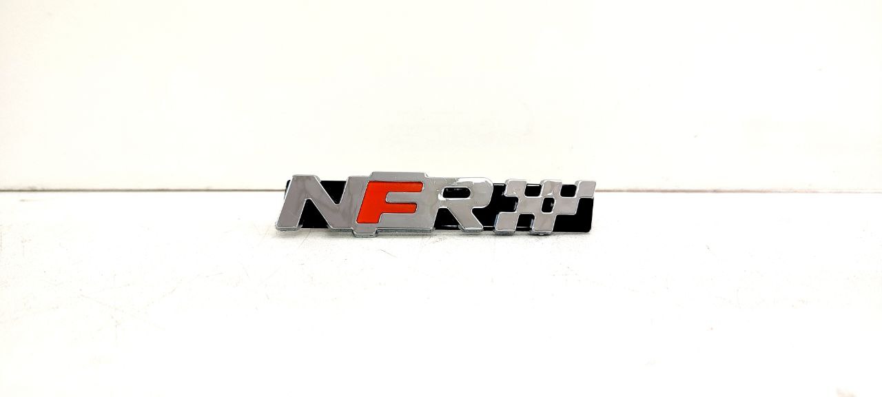 Орнамент решетка радиатора передний NFR