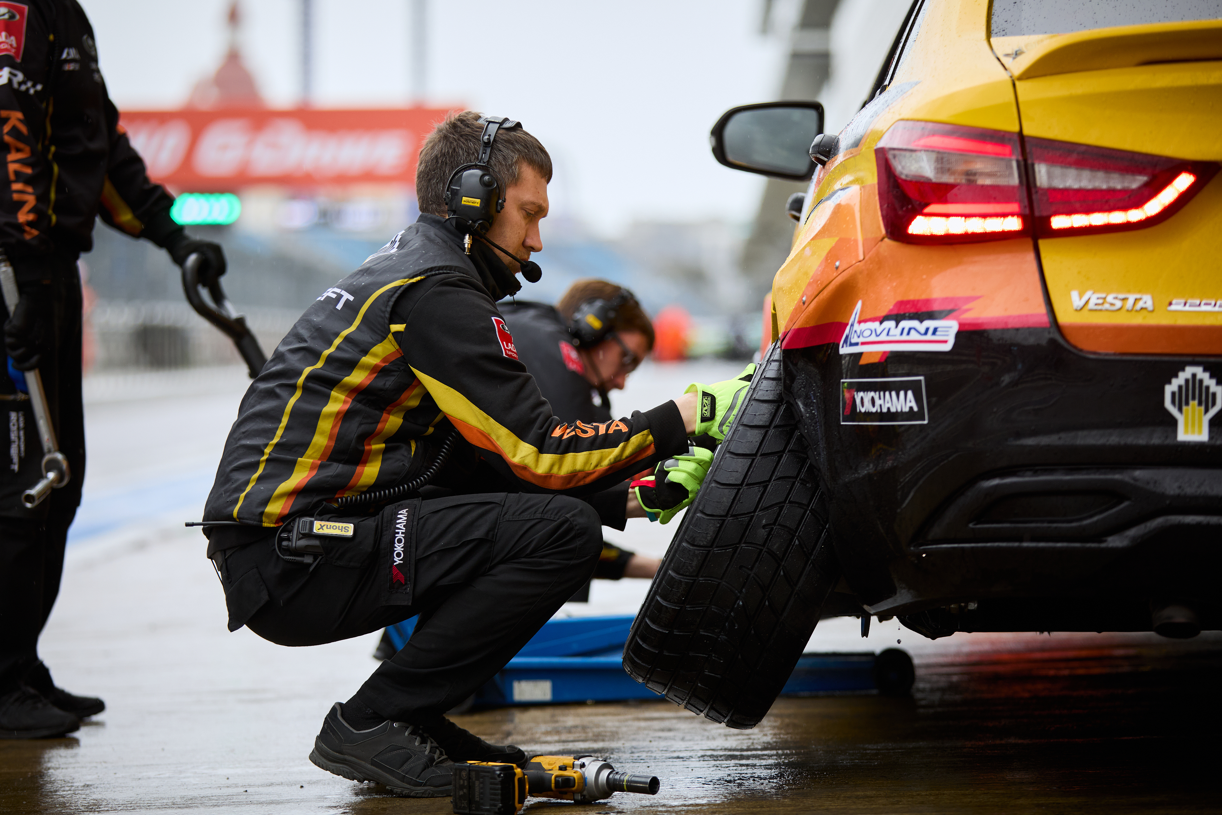Стань частью команды LADA Sport ROSNEFT.
