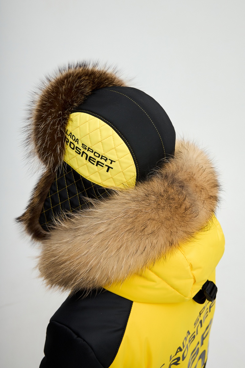 Шапка ушанка с натуральным мехом енота