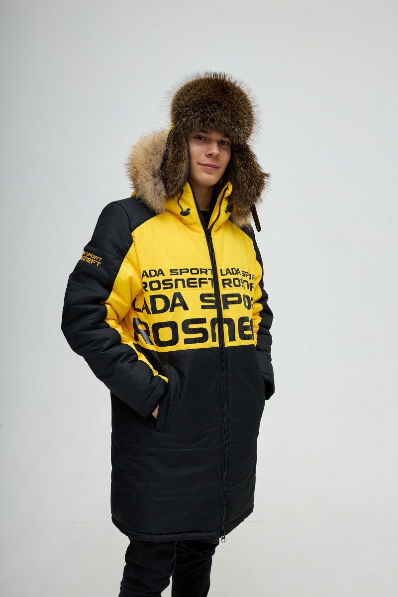 Шапка ушанка с натуральным мехом енота