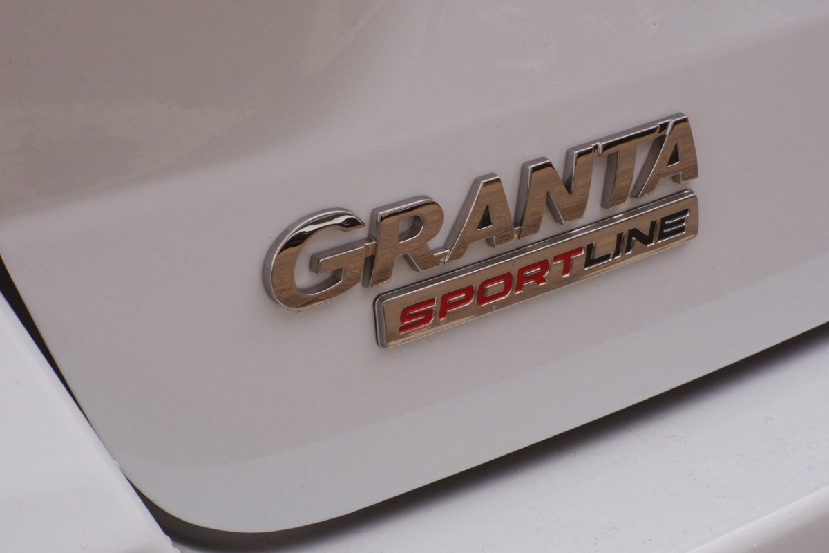 Орнамент задка SPORTLINE